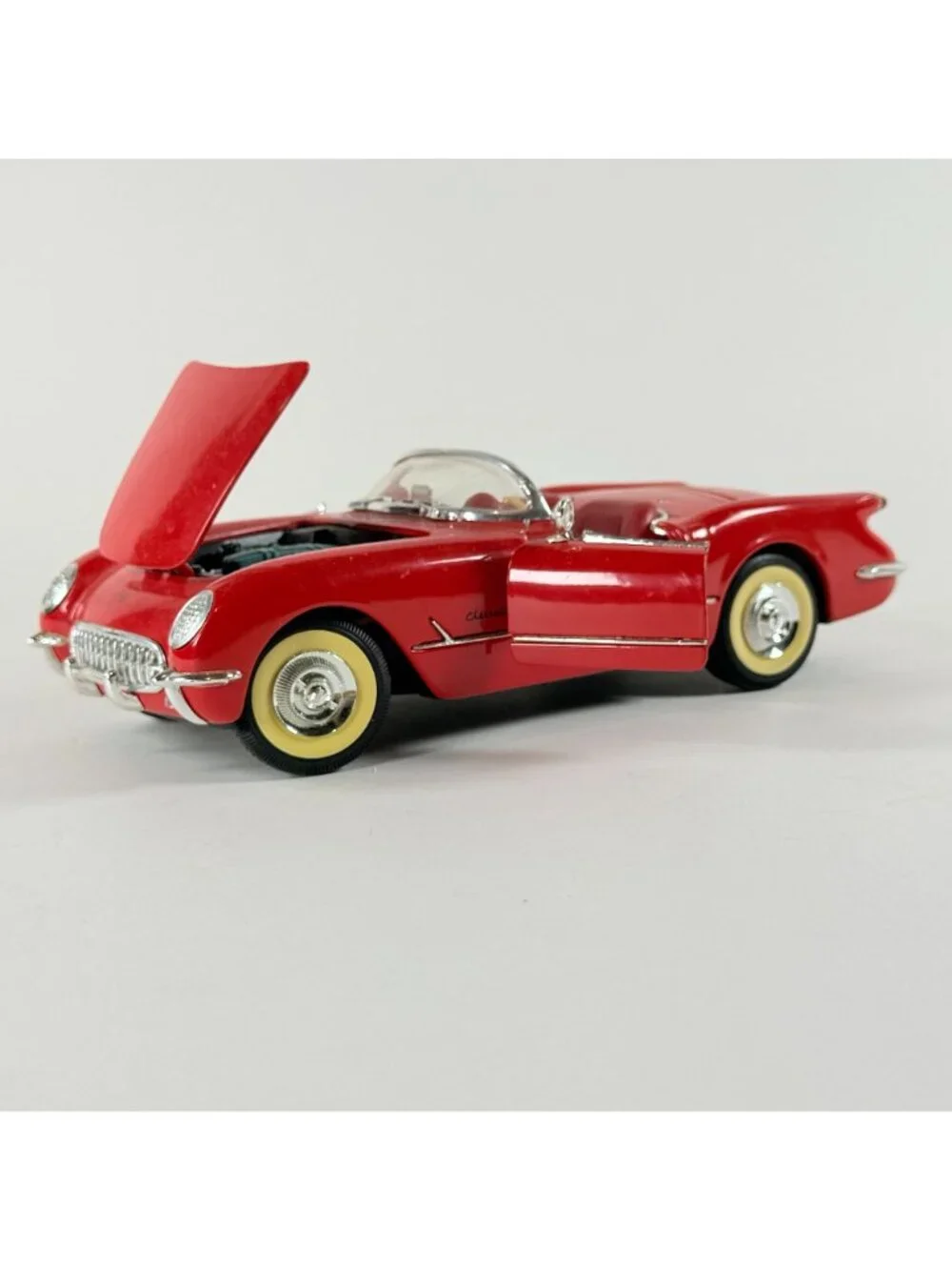 Mira Solido 1953 Red Chevrolet Corvette Convertible 1:18 Diecast